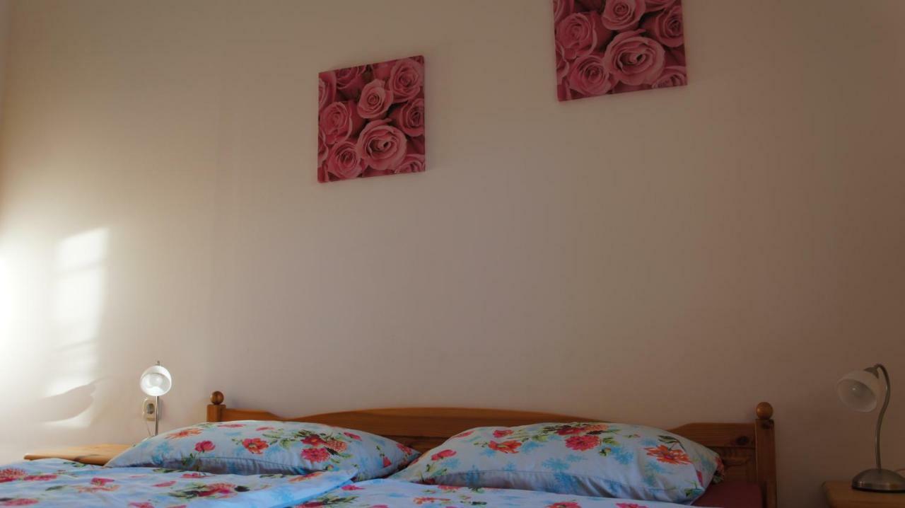 Ivo Apartments Рогозница Экстерьер фото